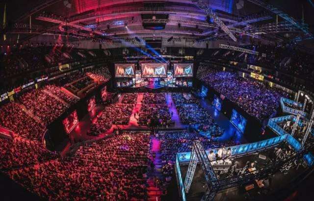 LPL Ale直播喷营销号带中上决裂节奏，却被营销号反喷像个文盲